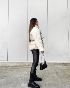 Shop CASSY Bottines Chelsea Noires A Insert Elastique