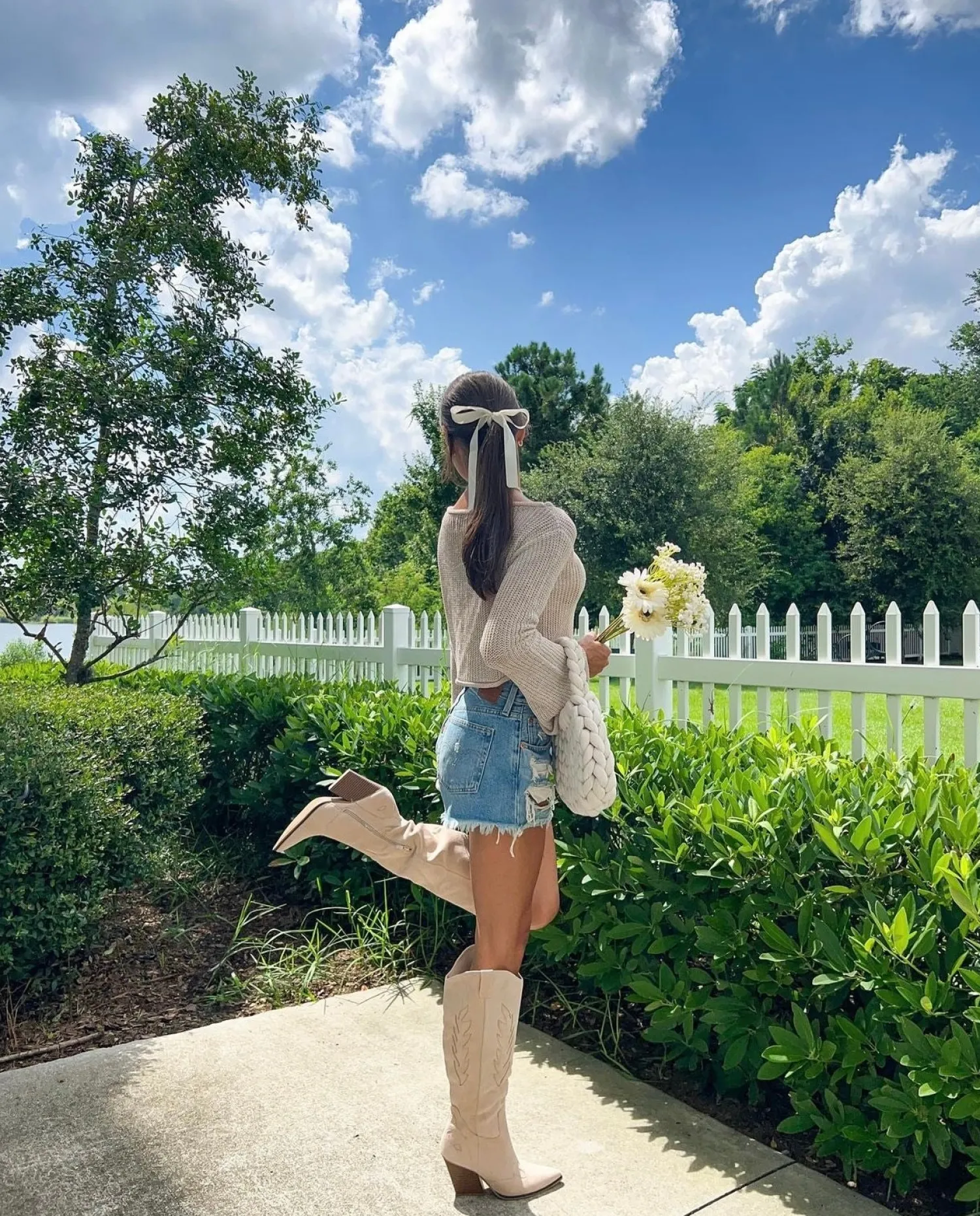 Shop CASSY Faith - Bottes Santiags A Motif Et Bout Pointu En Suedine Beige Style Cowboy