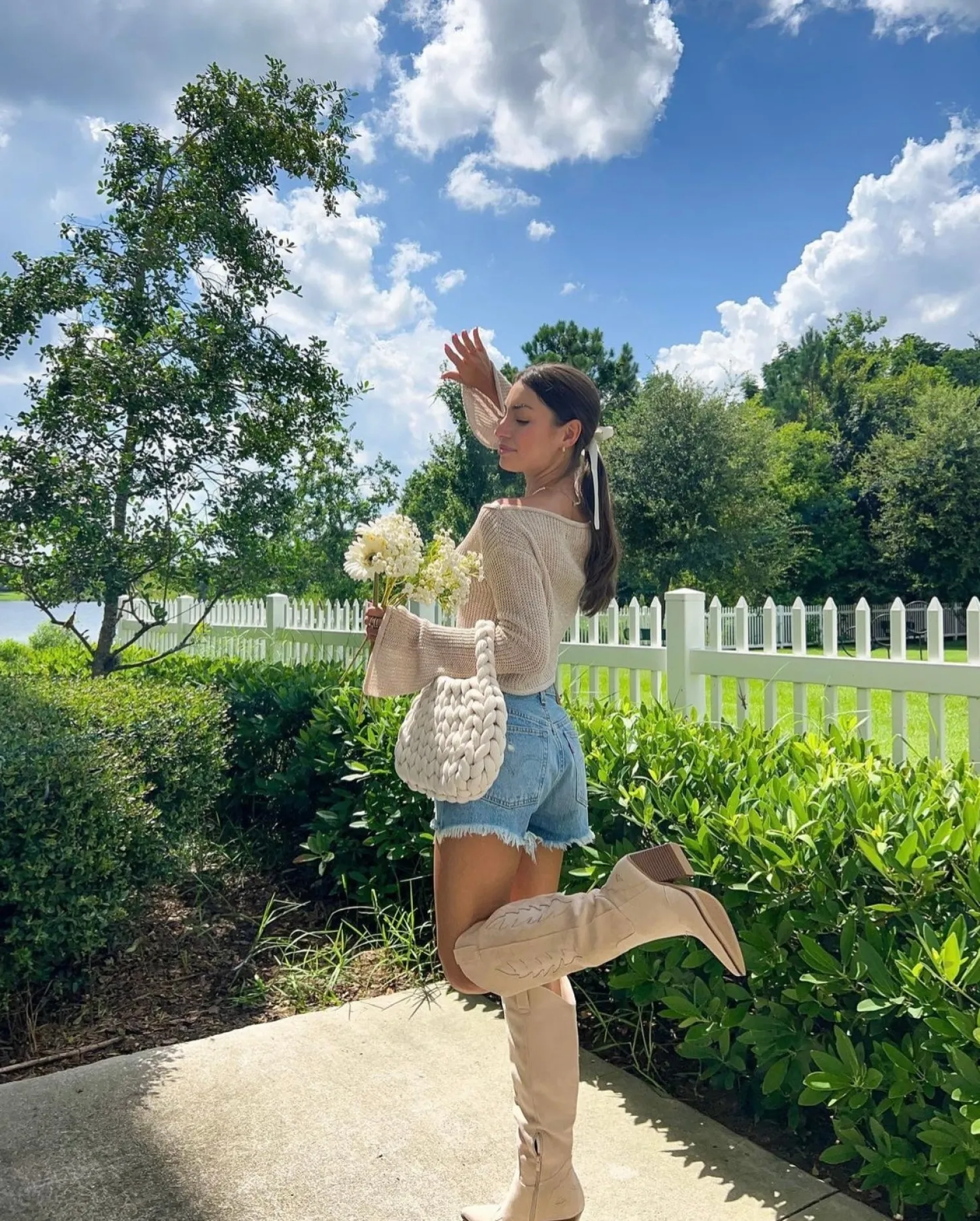 Shop CASSY Faith - Bottes Santiags A Motif Et Bout Pointu En Suedine Beige Style Cowboy