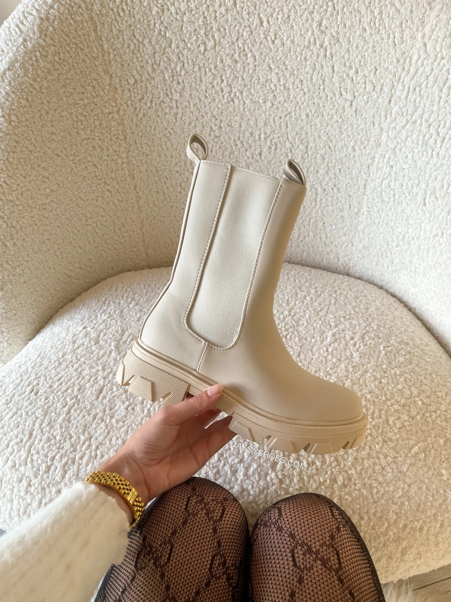 Outlet CASSY June - Bottines Chelsea Beiges A Semelle Crantee