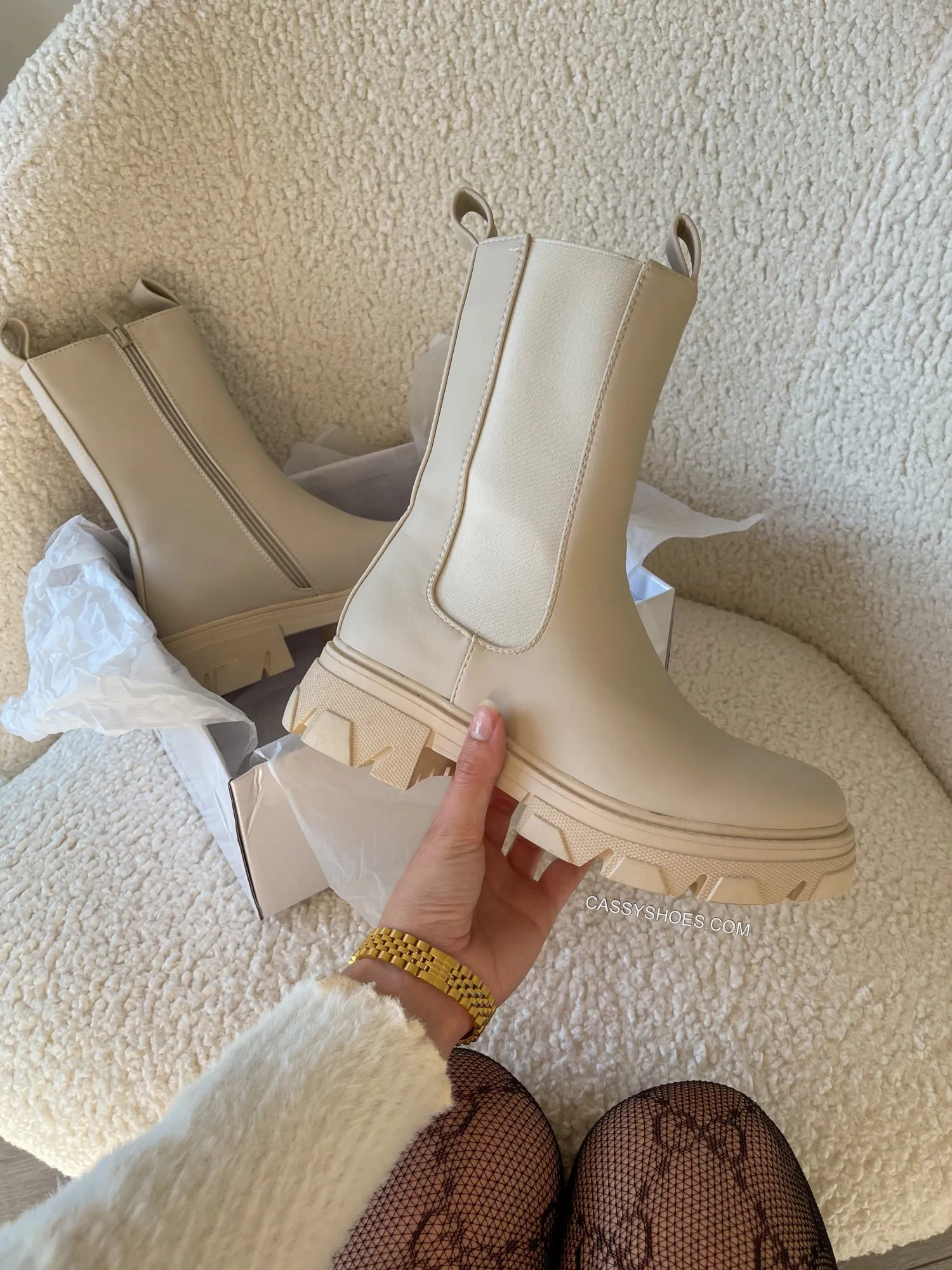 Outlet CASSY June - Bottines Chelsea Beiges A Semelle Crantee