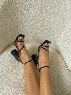 Outlet CASSY Lola - Sandales Noires A Talon Epais Et Fines Brides