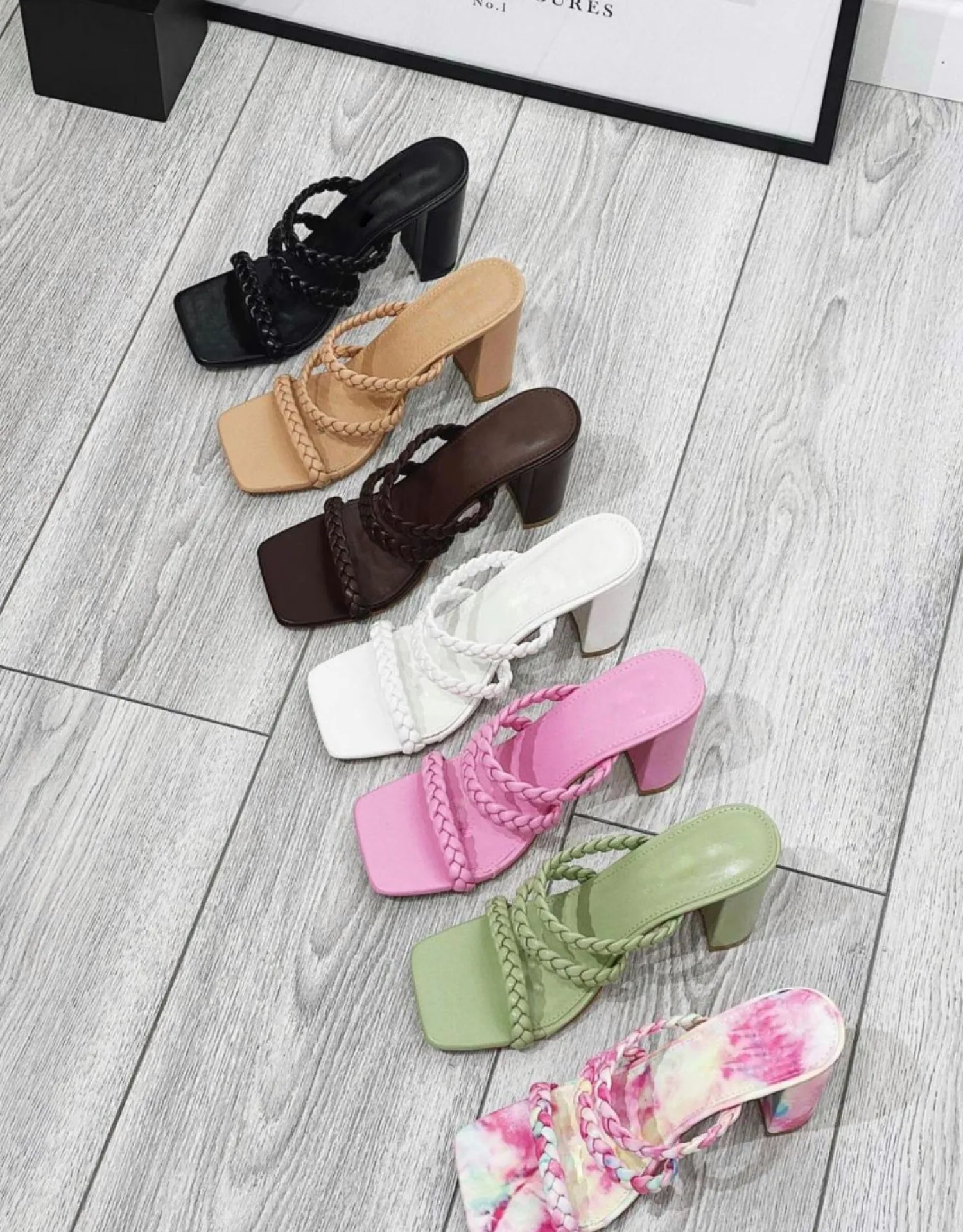 Fashion CASSY Mules Roses A Triples Bretelles Tressees