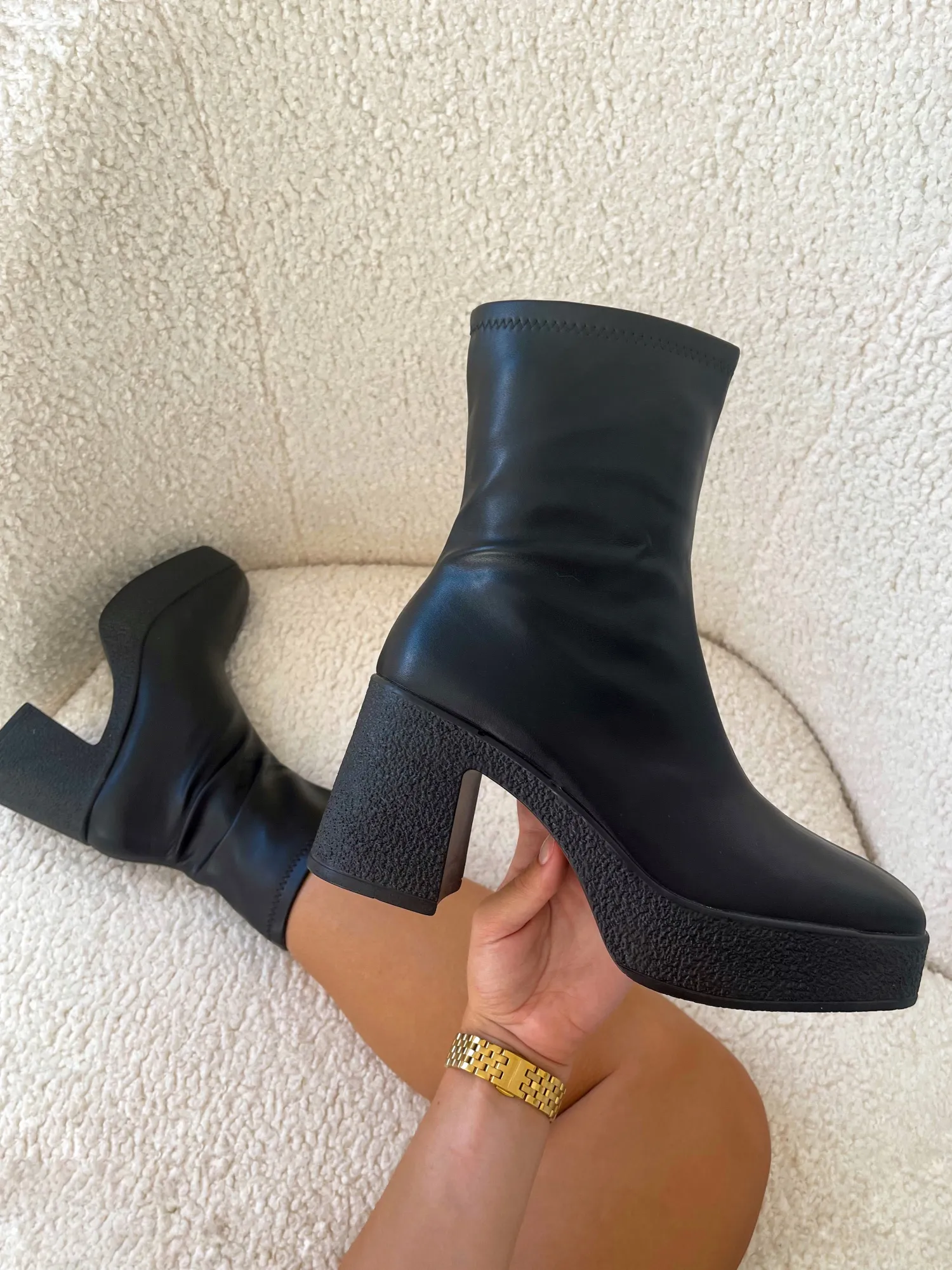 New CASSY Nicky - Bottines Noires Plateformes A Semelle Grainee