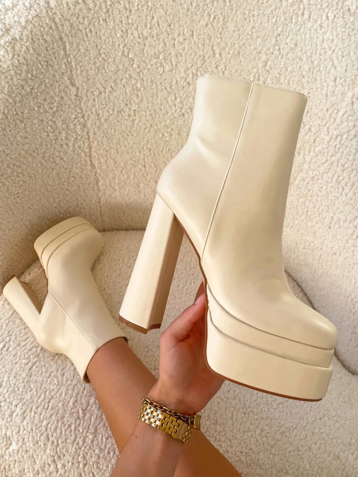 Shop CASSY Paige - Bottines Beiges Montantes A Plateforme En Simili Cuir Rigide