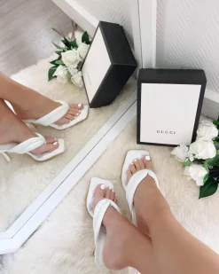 Sale CASSY Sandales Tong Blanches A Petit Talon