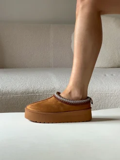 Best Sale CASSY Tara - Mules A Plateforme En Suedine Camel Et Motifs Brodes